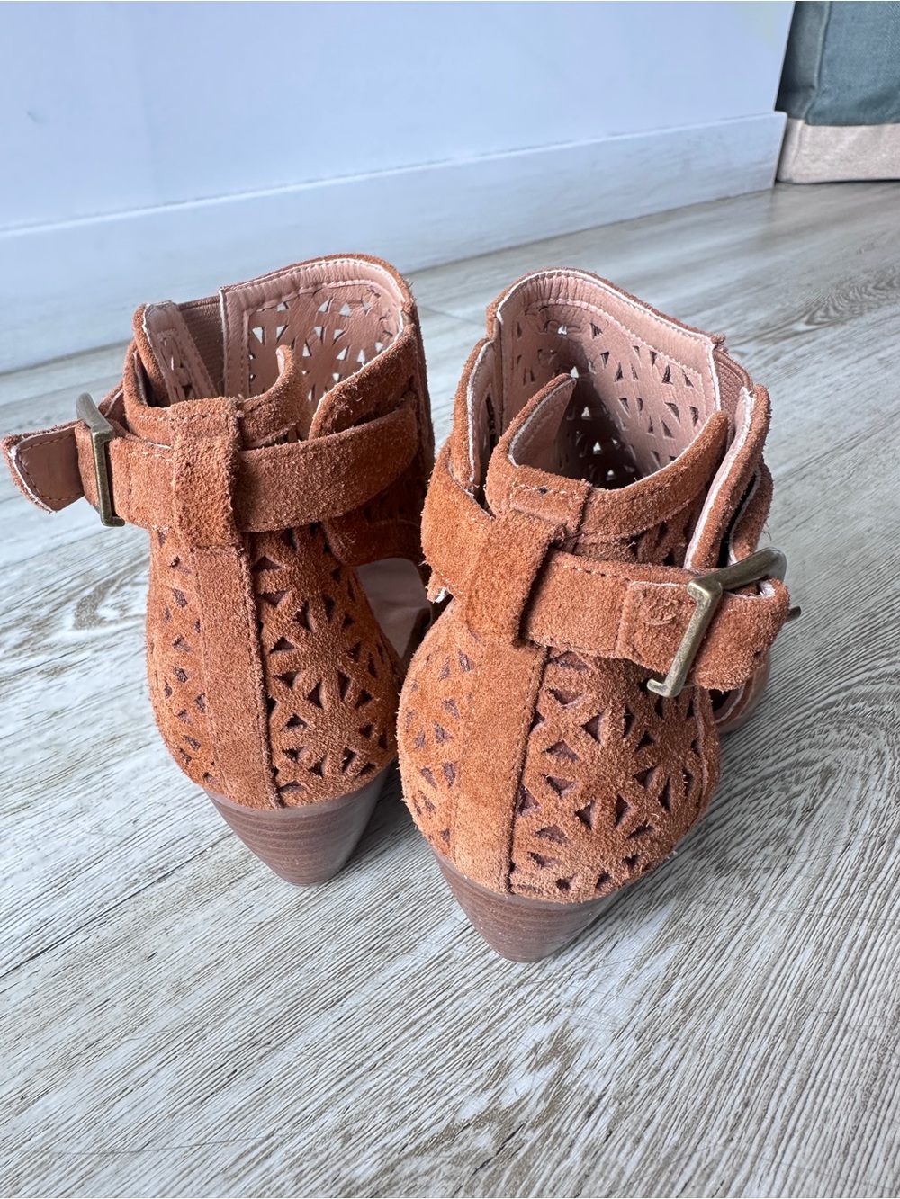 Sbicca Vintage Collection Suede Laser Cut Ankle Botties 8 - Picture 3 of 16